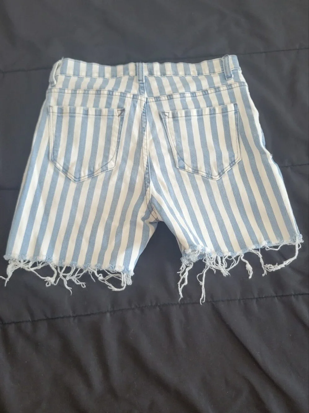 Kensie Blue & White Striped Distressed The 